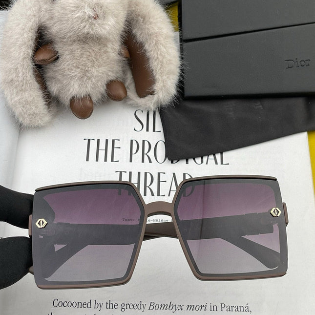 MONTAIGNE SUNGLASS CD9781 IN ACETATE