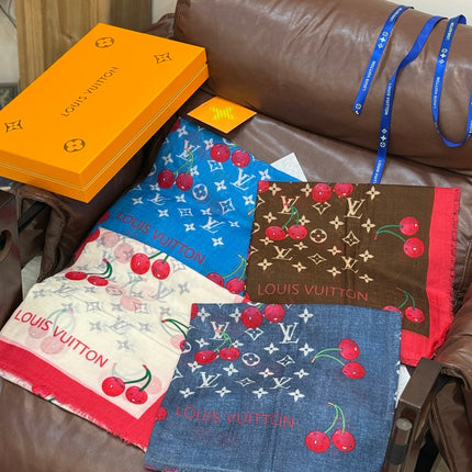 LV SCARF 140 CM IN CASHMERE 721494
