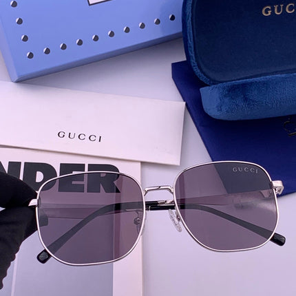 GUCCI 26S SQUARE FRAME IN METAL 424709