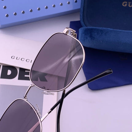 GUCCI 26S SQUARE FRAME IN METAL 424709