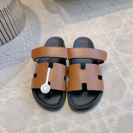 HM 26S CHYPRE SANDAL IN BROWN CALFSKIN WITH LOGO