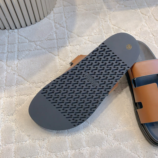 HM 26S CHYPRE SANDAL IN BROWN CALFSKIN WITH LOGO