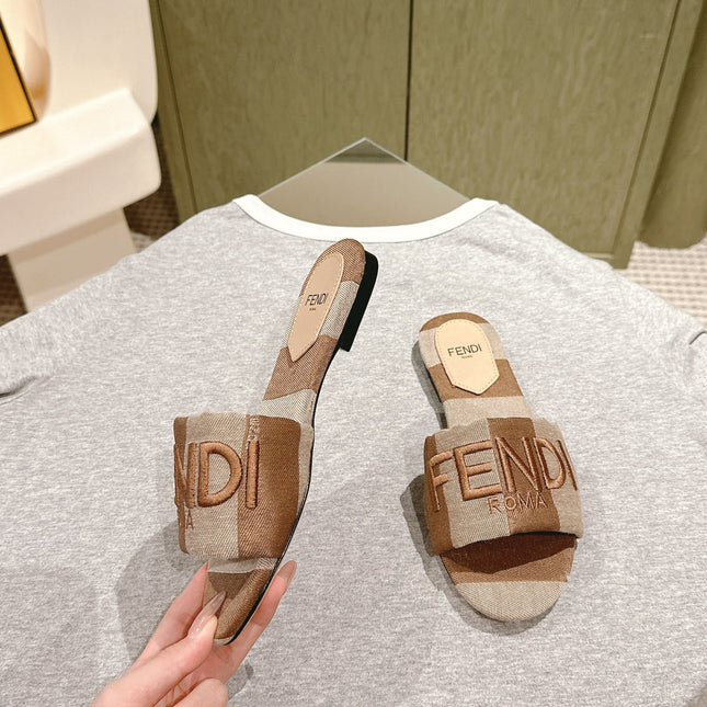 FENDI 26S SLIDE SANDALS IN BEIGE AND BROWN CANVAS
