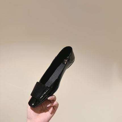 BALLERINA FLATS IN BLACK PATENT CALFSKIN