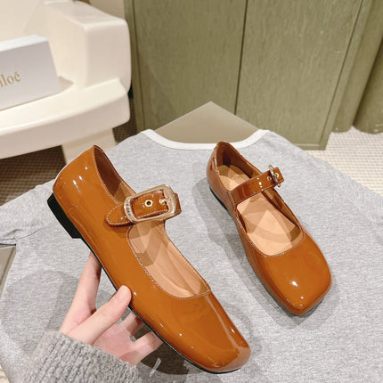 CHLOÉ 26S MARY JANE FLATS IN BROWN GLOSSY CALFSKIN