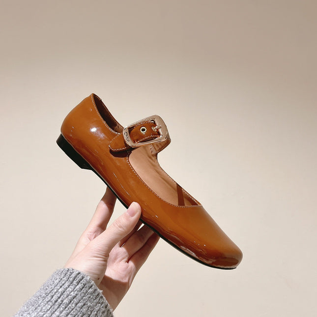CHLOÉ 26S MARY JANE FLATS IN BROWN GLOSSY CALFSKIN