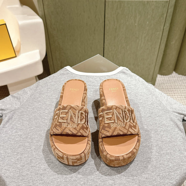 FENDI 26S PLATFORM SANDALS IN LIGHT BROWN FABRIC