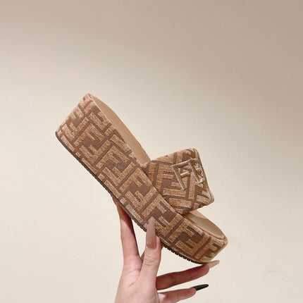 FENDI 26S PLATFORM SANDALS IN LIGHT BROWN FABRIC