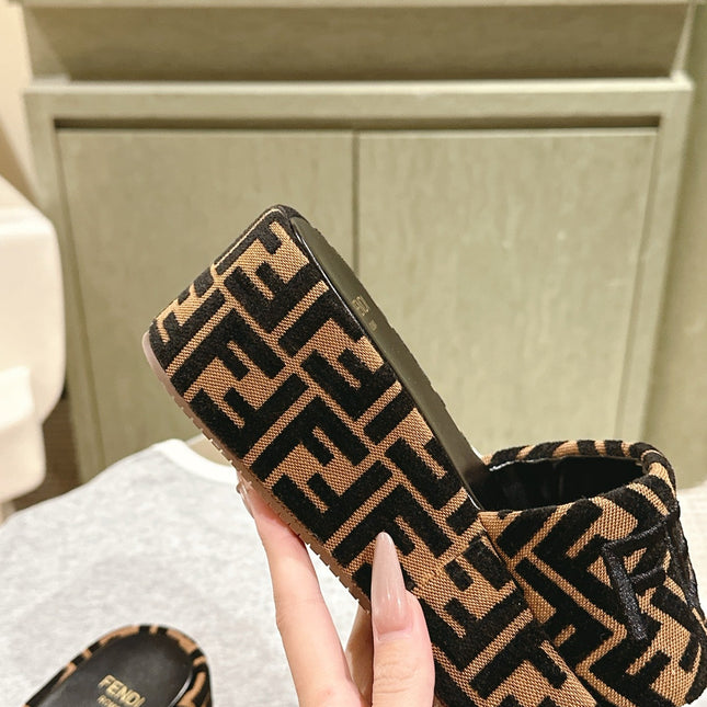 FENDI 26S PLATFORM SANDALS IN BROWN AND BLACK FABRIC STYLE 3