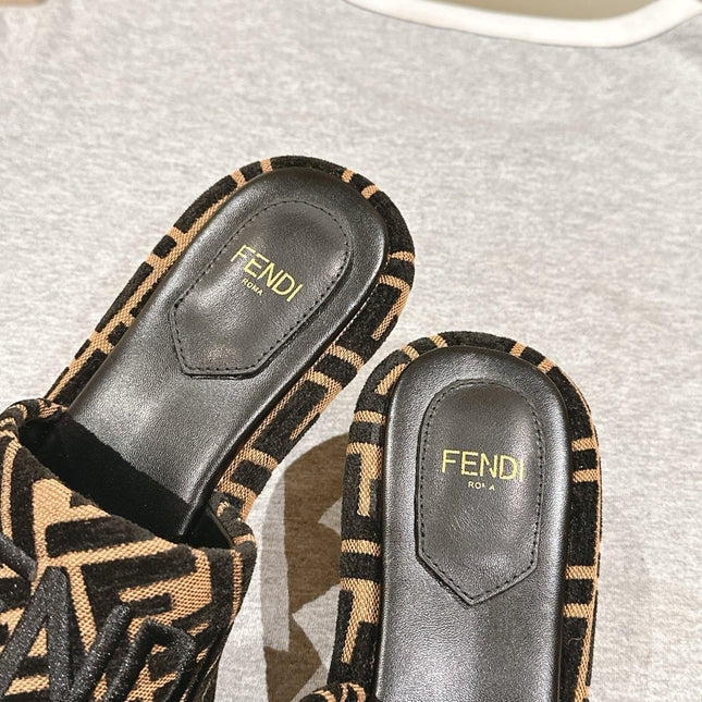 FENDI 26S HIGH SANDALS IN BROWN AND BLACK FABRIC STYLE 2