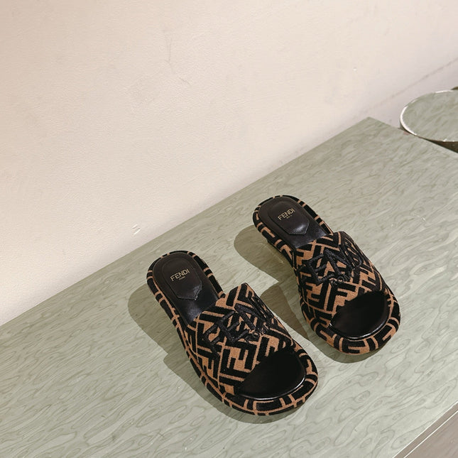 FENDI 26S HIGH SANDALS IN BROWN AND BLACK FABRIC STYLE 2