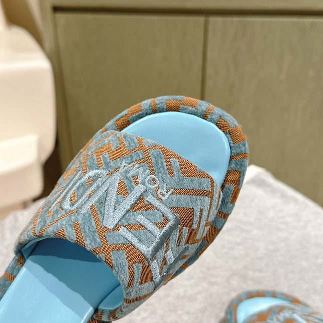 FENDI 26S HIGH SANDALS IN BLUE AND BROWN FABRIC