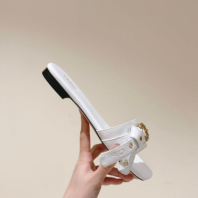 CHLOÉ 26S SLIDE SANDALS IN WHITE LAMBSKIN