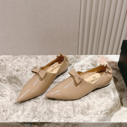 CC FLATS 25S IN BEIGE PATENT LEATHER