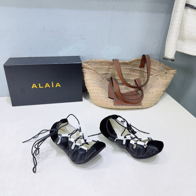 ALAIA 26S LACE-UP BALLET FLATS IN BLACK LAMBSKIN AND SUEDE
