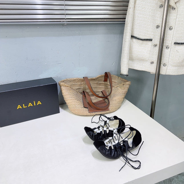 ALAIA 26S LACE-UP BALLET FLATS IN BLACK LAMBSKIN AND SUEDE