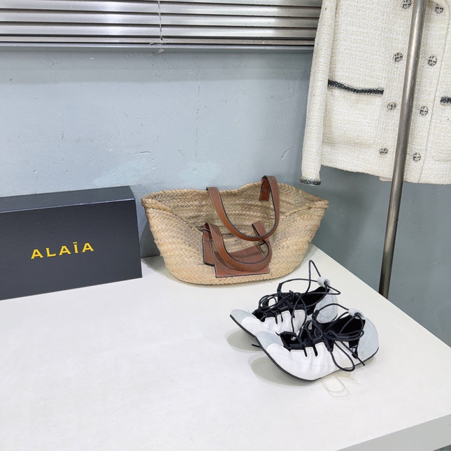 ALAIA 26S LACE-UP BALLET FLATS IN WHITE LAMBSKIN AND GREY SUEDE