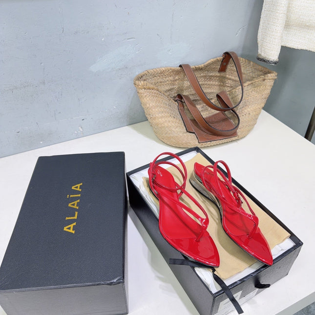 ALAIA 26S THONG SANDALS IN RED CALFSKIN