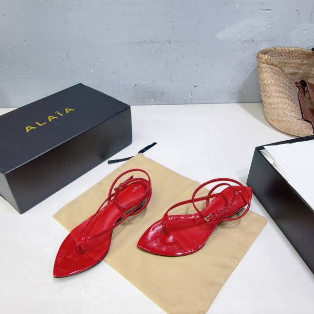 ALAIA 26S THONG SANDALS IN RED CALFSKIN