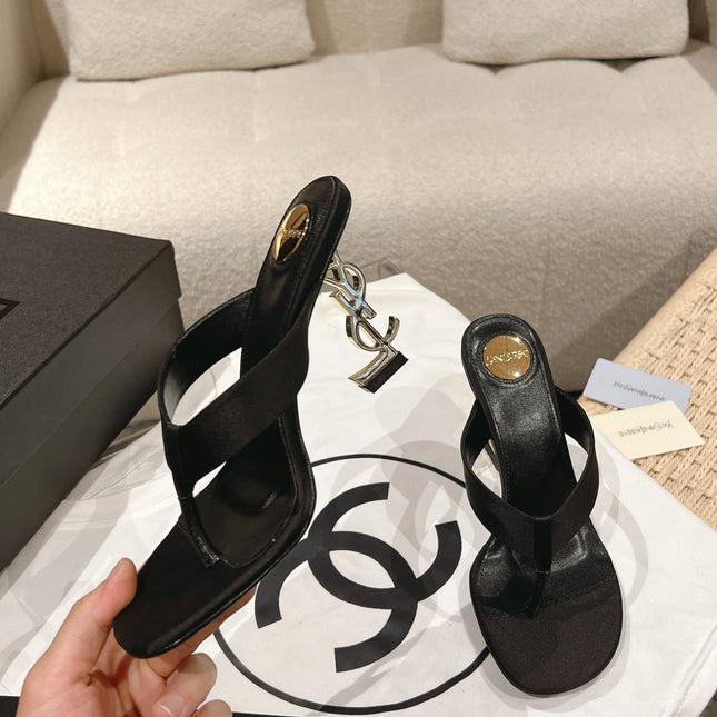 YSL 26S HEELED THONG SANDALS 85 MM IN BLACK SATIN