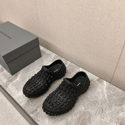BOUNCER CLOG IN BLACK RUBBER