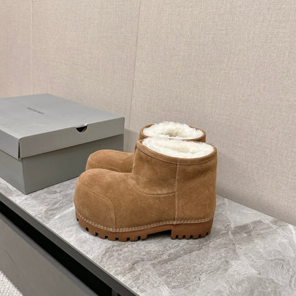 ALASKA BOOTIE IN CIDER BROWN SUEDE AND WOOL LINING