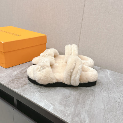 LV MULE SANDALS IN LIGHT BEIGE SHEARLING