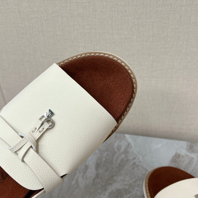 LP 26S LOCK MULE SLIDES IN CREAM WHITE CALFSKIN SILVER HARDWARE