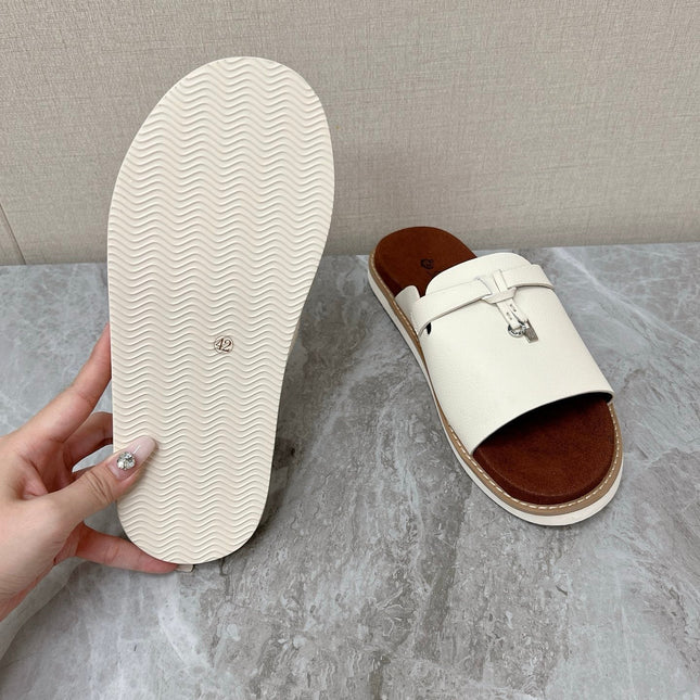 LP 26S LOCK MULE SLIDES IN CREAM WHITE CALFSKIN SILVER HARDWARE