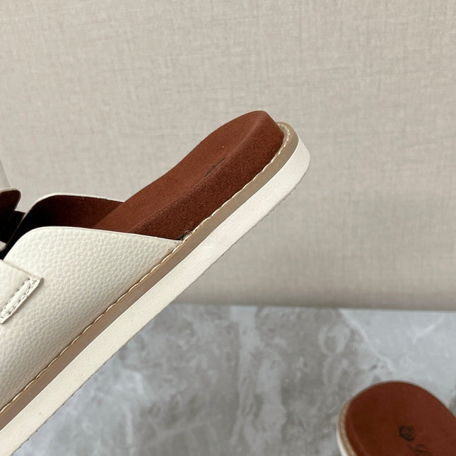 LP 26S LOCK MULE SLIDES IN CREAM WHITE CALFSKIN SILVER HARDWARE
