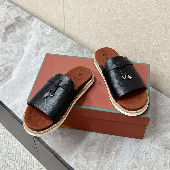 LP 26S LOCK MULE SLIDES IN BLACK GRAINED CALFSKIN SILVER HARDWARE