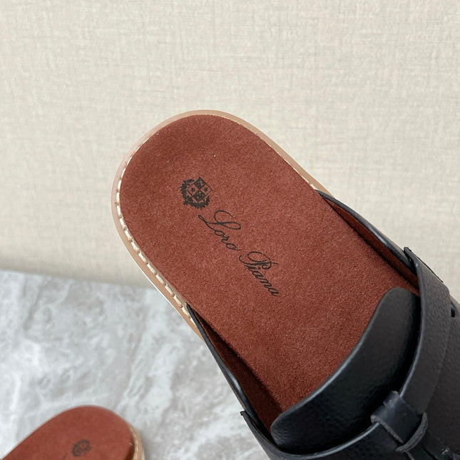 LP 26S LOCK MULE SLIDES IN BLACK GRAINED CALFSKIN SILVER HARDWARE
