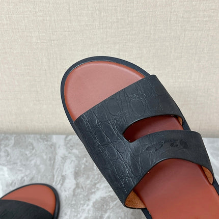 LP 26S CLASSIC H-CUT SLIDES IN BLACK GRAINED CALFSKIN