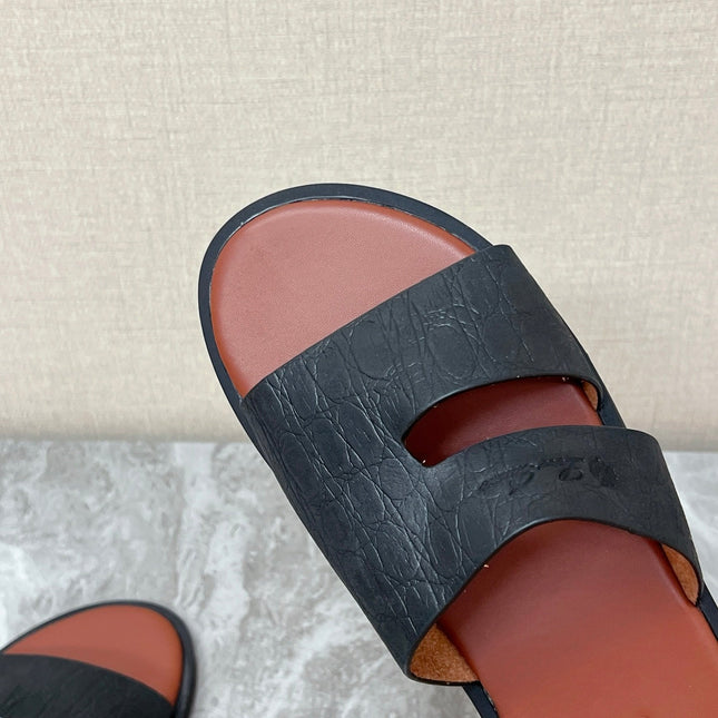 LP 26S CLASSIC H-CUT SLIDES IN BLACK GRAINED CALFSKIN