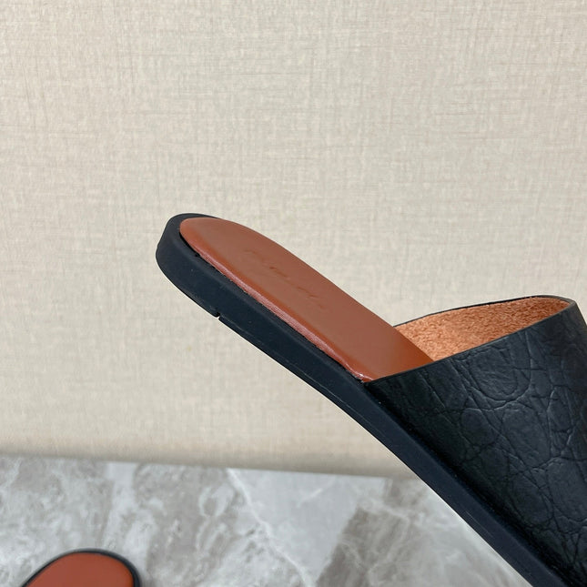 LP 26S CUTOUT SLIDES IN BLACK GRAINED CALFSKIN