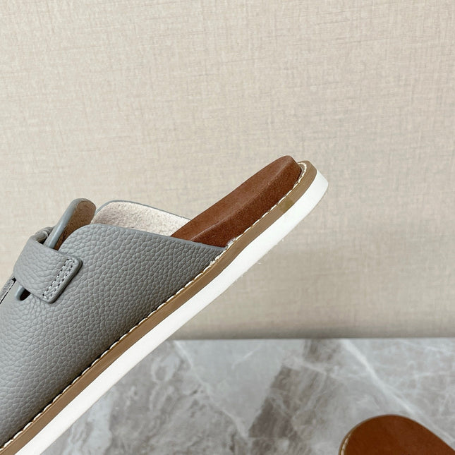 LP 26S LOCK CHARM SLIDES IN GREY CALFSKIN SILVER HARDWARE