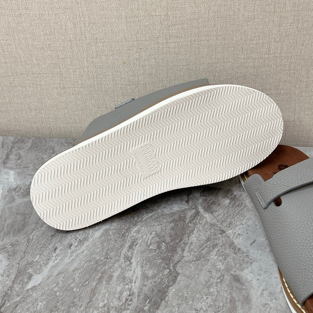 LP 26S LOCK CHARM SLIDES IN GREY CALFSKIN SILVER HARDWARE