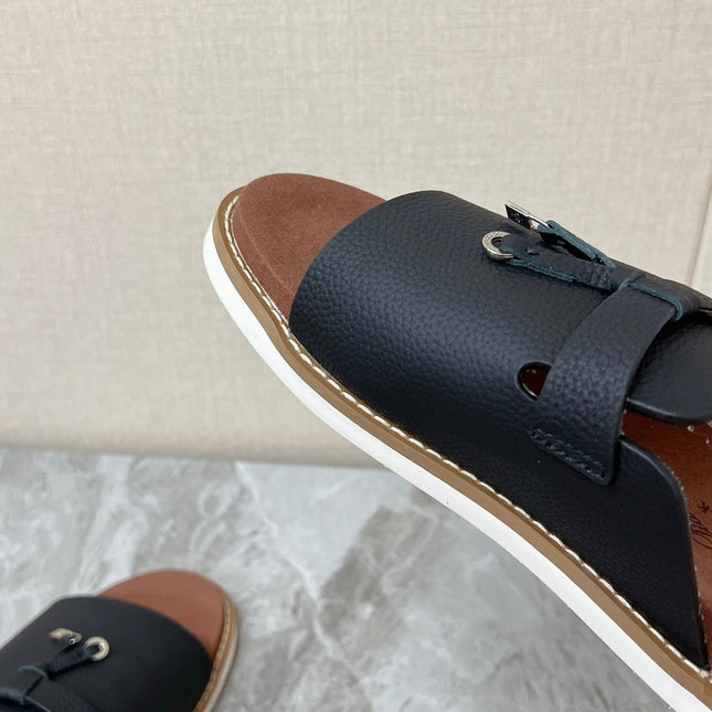 LP 26S LOCK CHARM SLIDES IN BLACK CALFSKIN SILVER HARDWARE