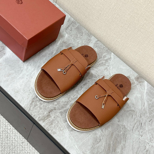 LP 26S LOCK CHARM SLIDES IN CARAMEL BROWN CALFSKIN SILVER HARDWARE