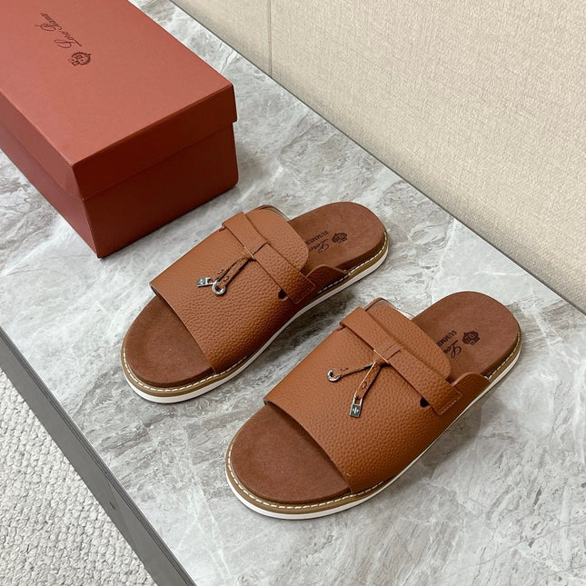 LP 26S LOCK CHARM SLIDES IN CARAMEL BROWN CALFSKIN SILVER HARDWARE