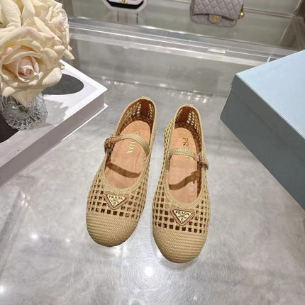 PRADA 26S LOGO PLAQUE MARY JANE FLATS IN BEIGE WOVEN FIBER