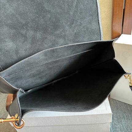 CELINE 25S BESACE SOFT TRIOMPHE 32MM IN BLACK SUPPLE SHINY LAMBSKIN