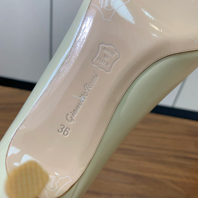 GIANVITO ROSSI 26S STILETTO PUMPS 95 MM IN BEIGE PATENT CALFSKIN