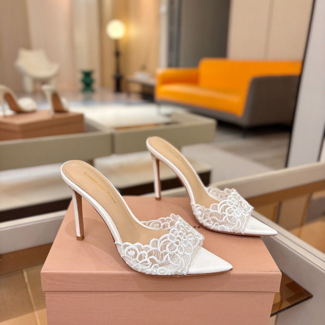 GIANVITO ROSSI 26S HEELED SANDALS 105 MM IN WHITE LACE AND LAMBSKIN