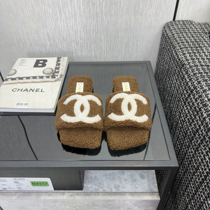 CHANEL 26S SLIDE SANDALS IN BROWN AND WHITE SHEARLING SQUARE TOE