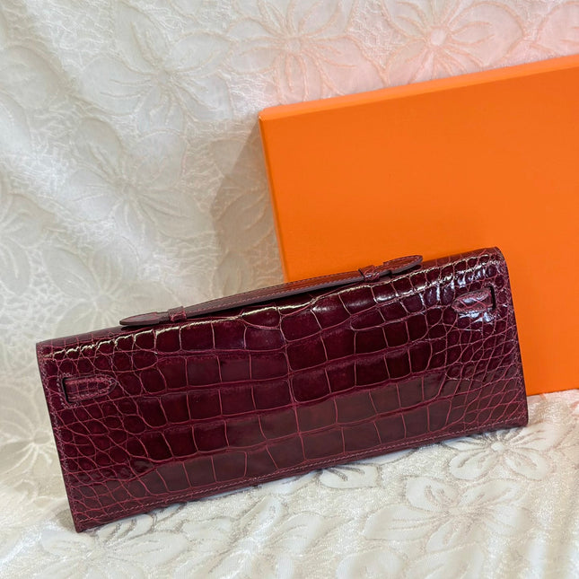 KELLY CUT 31 IN SANGRIA PURPLE SHINNY ALLIGATOR LEATHER WITH SILVER HARDWARE