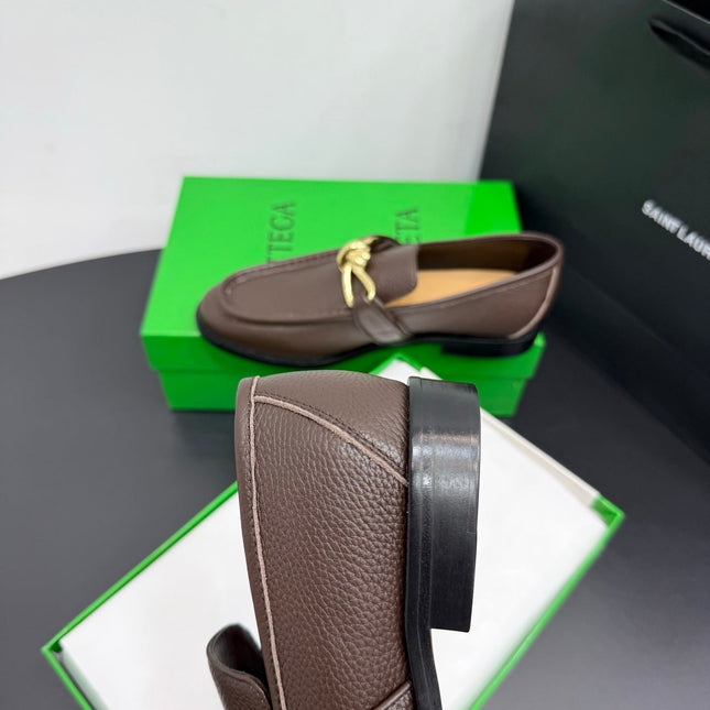 BOTTEGA VENETA 26S LOAFERS IN BROWN GRAINED CALFSKIN WITH GOLD HARDWARE
