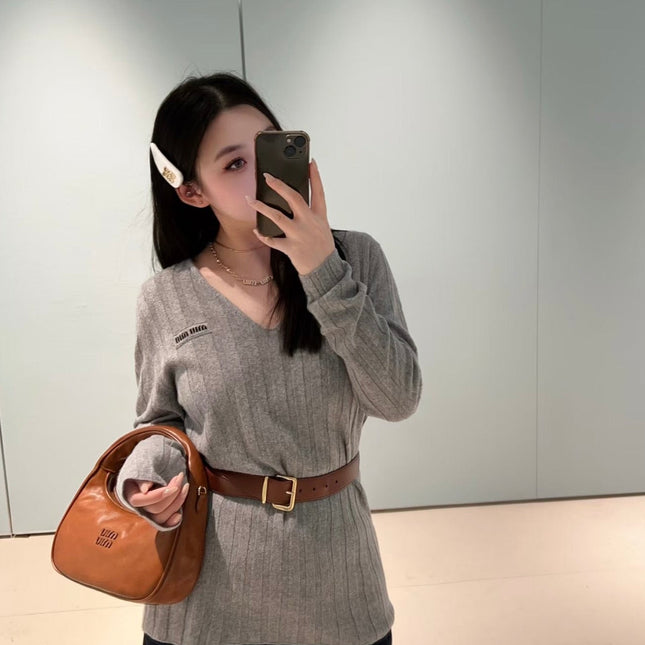 MIUMIU V-NECK SWEATER STYLE 761