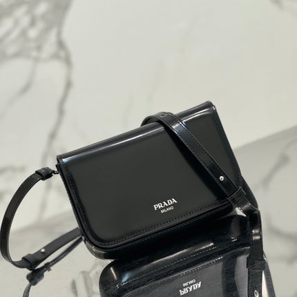FLAP BAG 18 IN BLACK SHINY CALFSKIN