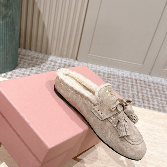 MIUMIU 25S MULES IN DESERT BEIGE SUEDE WITH SHEARLING